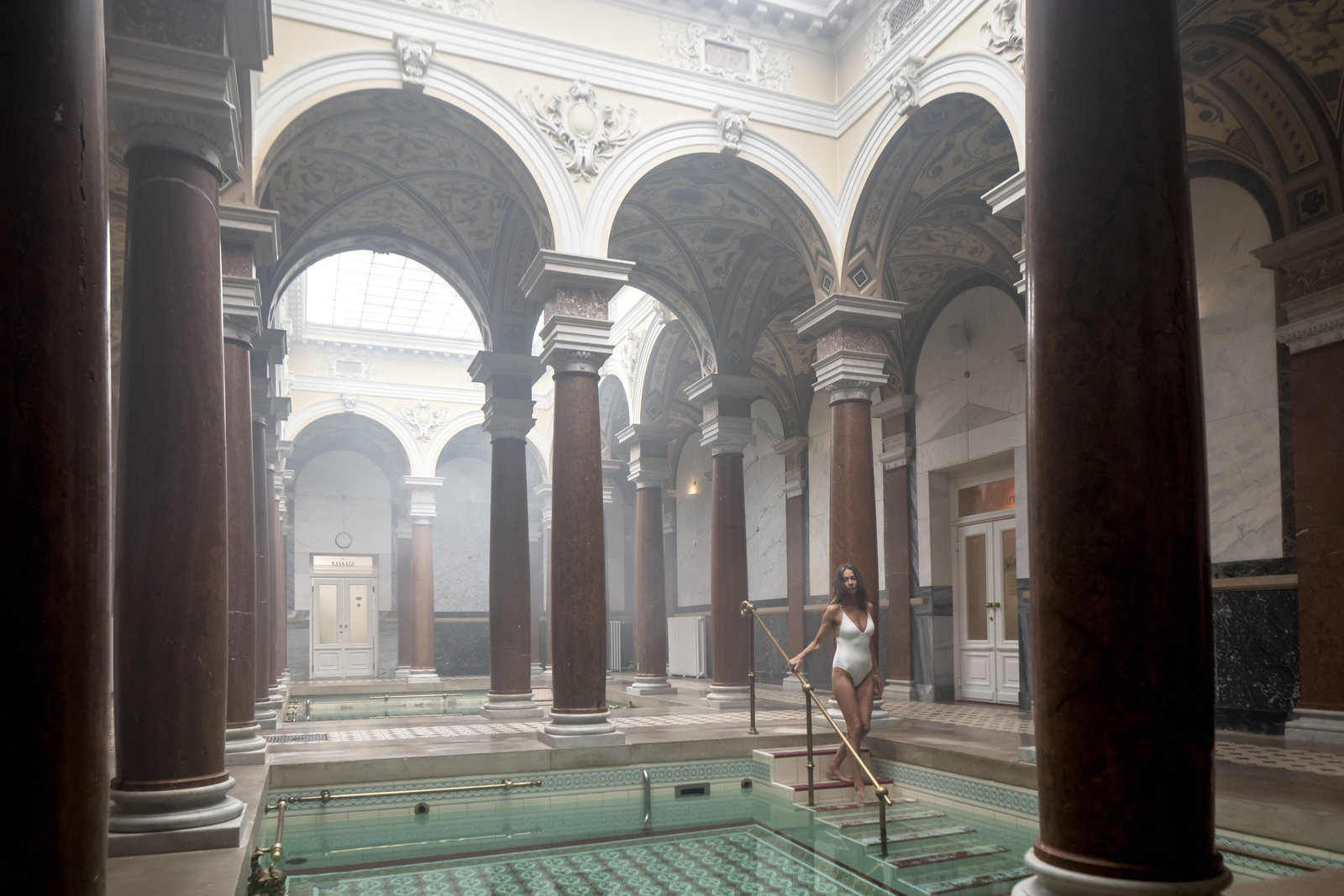 Therme und Römisches Bad im Winter: Wo man in Marienbad badet, wenn draußen Schnee liegt
